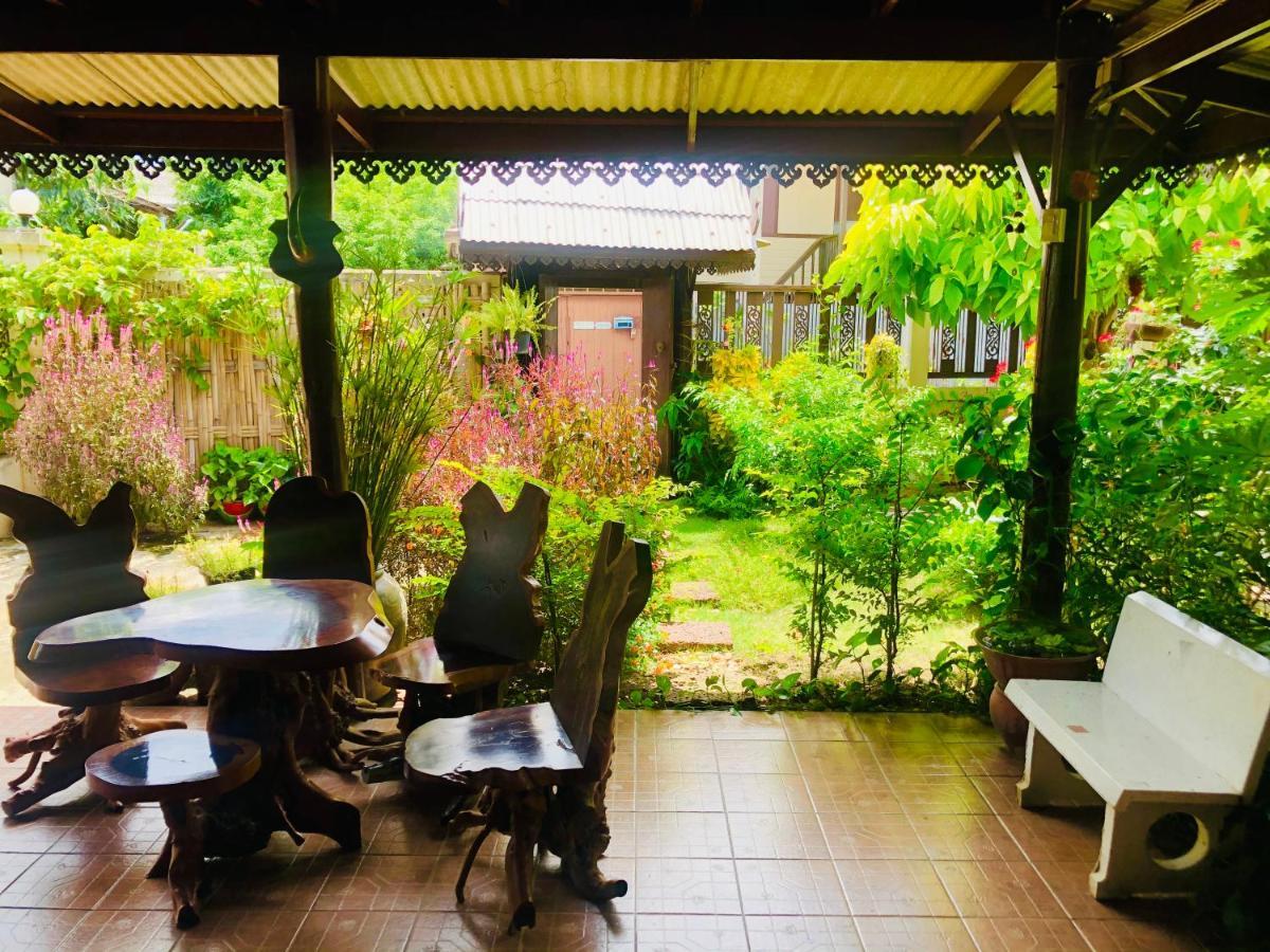 Banthai Guesthouse Phetchaburi Exteriör bild