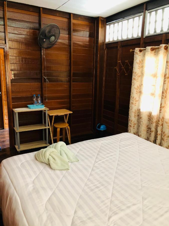 Banthai Guesthouse Phetchaburi Exteriör bild
