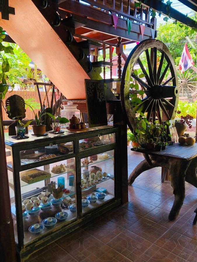 Banthai Guesthouse Phetchaburi Exteriör bild