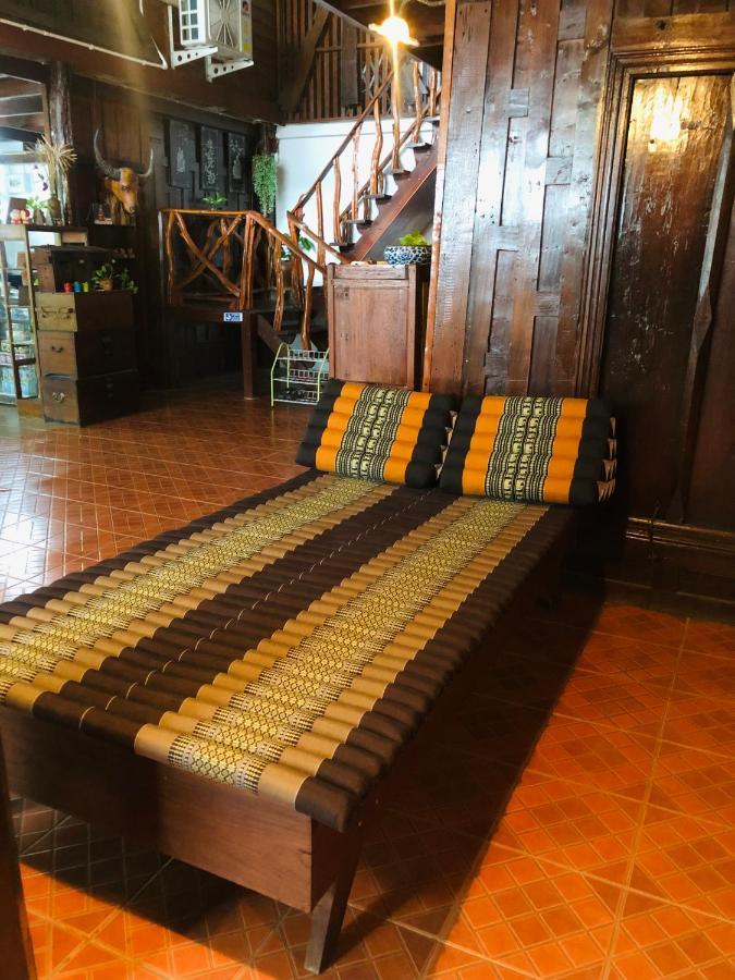 Banthai Guesthouse Phetchaburi Exteriör bild