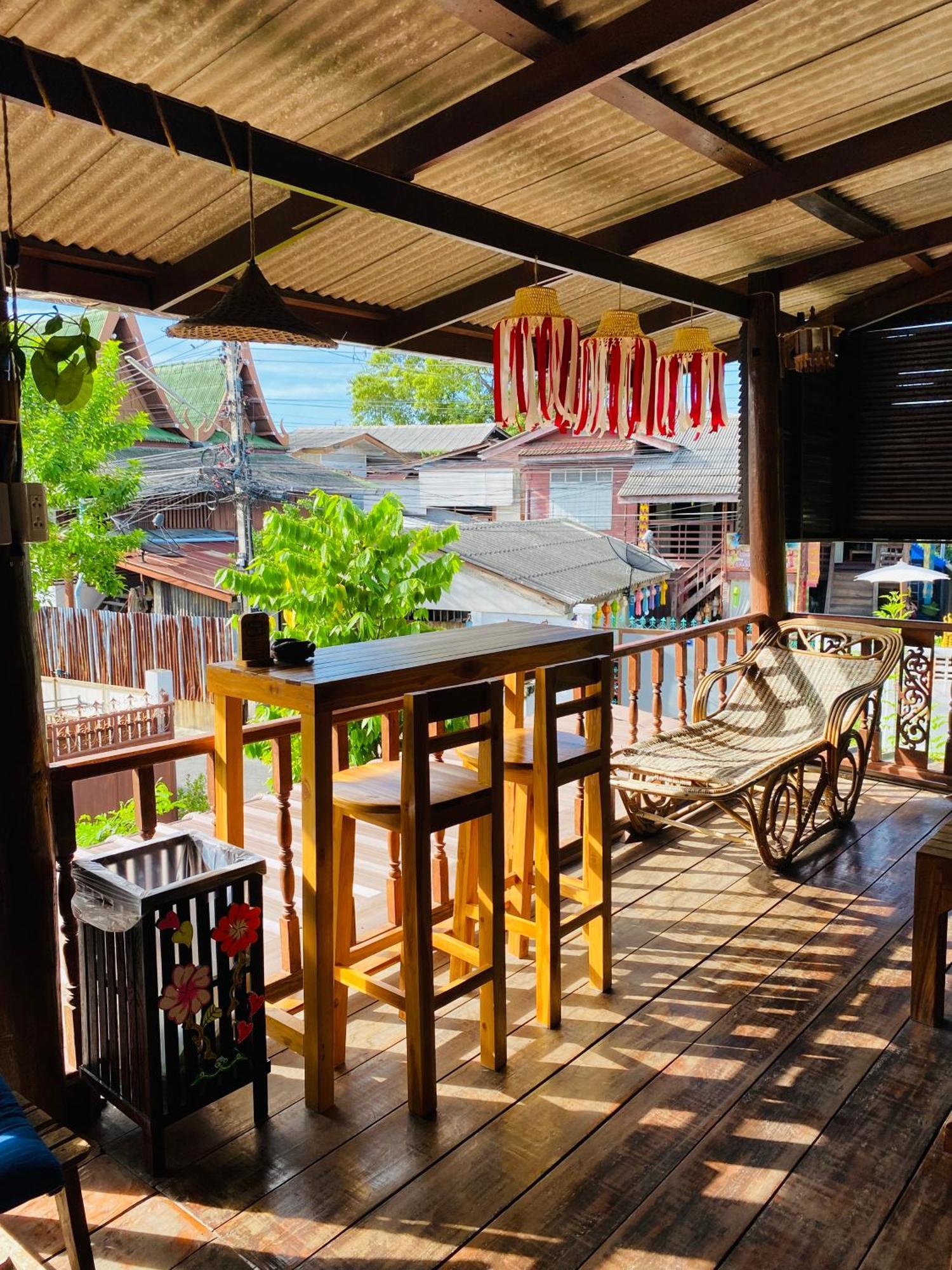 Banthai Guesthouse Phetchaburi Exteriör bild