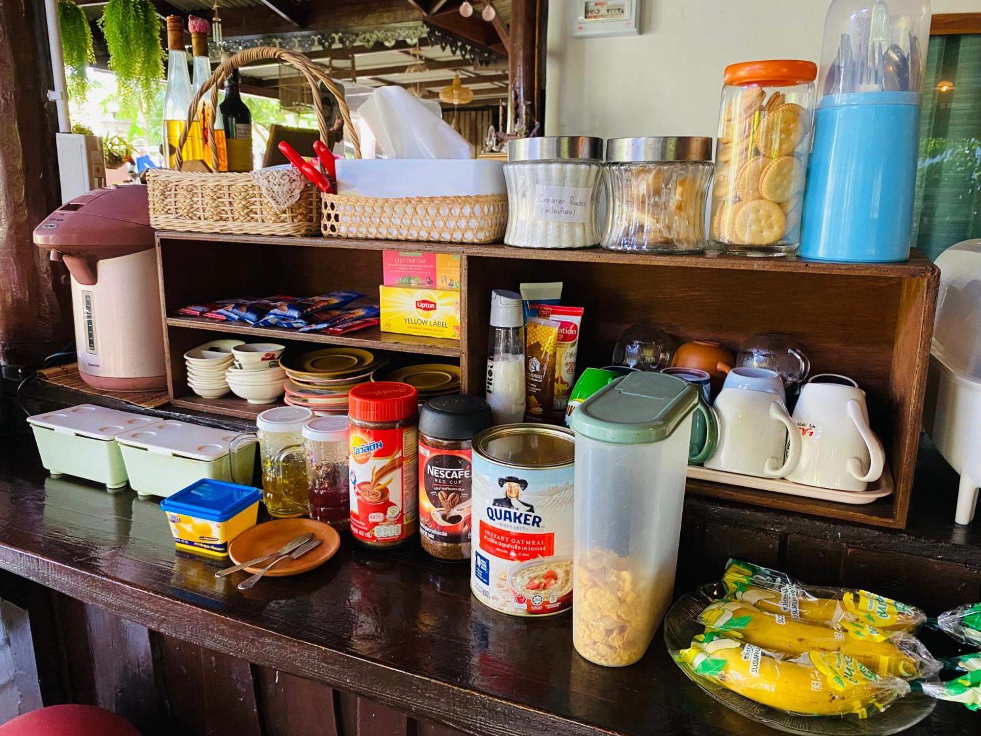 Banthai Guesthouse Phetchaburi Exteriör bild