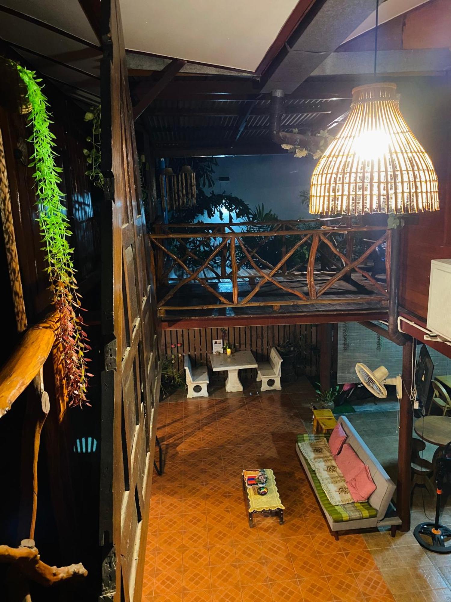 Banthai Guesthouse Phetchaburi Exteriör bild