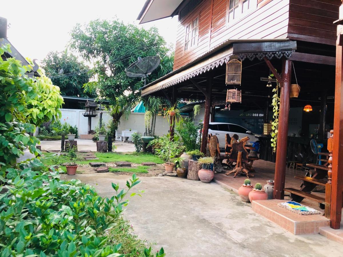 Banthai Guesthouse Phetchaburi Exteriör bild