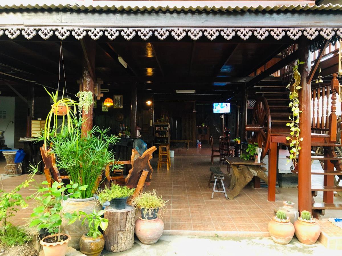 Banthai Guesthouse Phetchaburi Exteriör bild